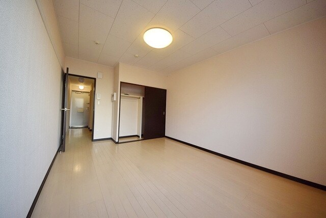 物件内観写真2　(居室です♪)