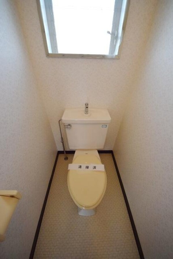 トイレ(トイレに窓あります♪)