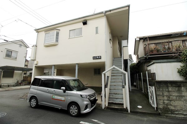 エントランス(駐車場)