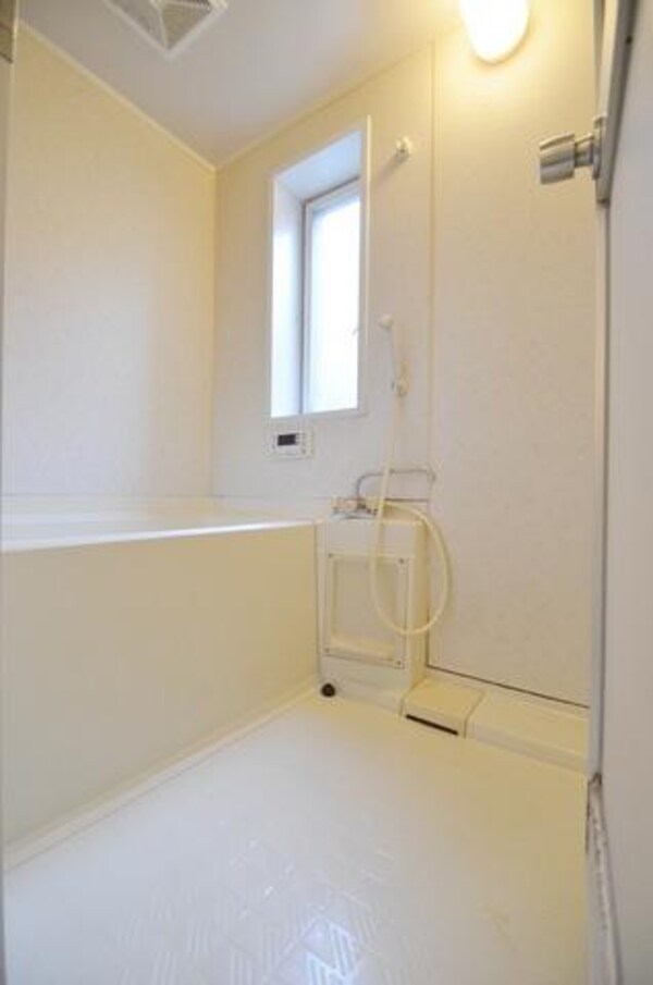 バス／シャワールーム等(同建物別号室写真)