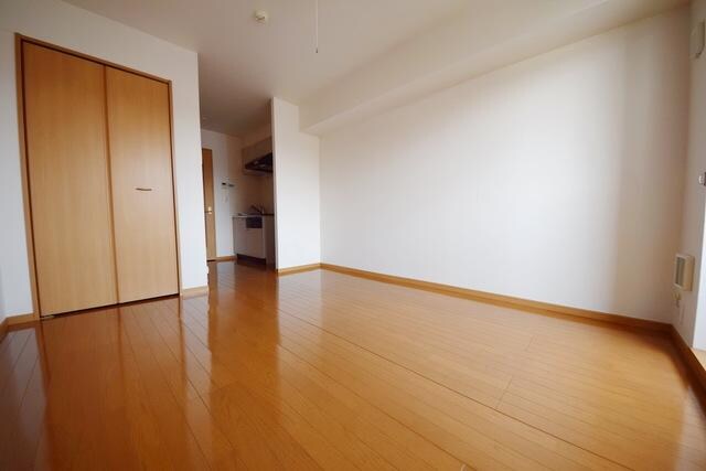 物件内観写真12　(洋室6帖♪)