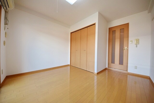 物件内観写真2　(洋室)