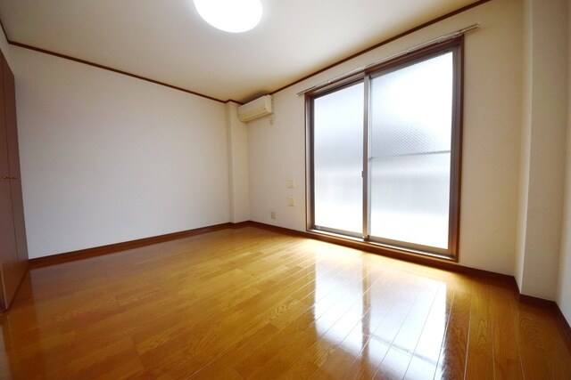 物件内観写真2　(洋室)