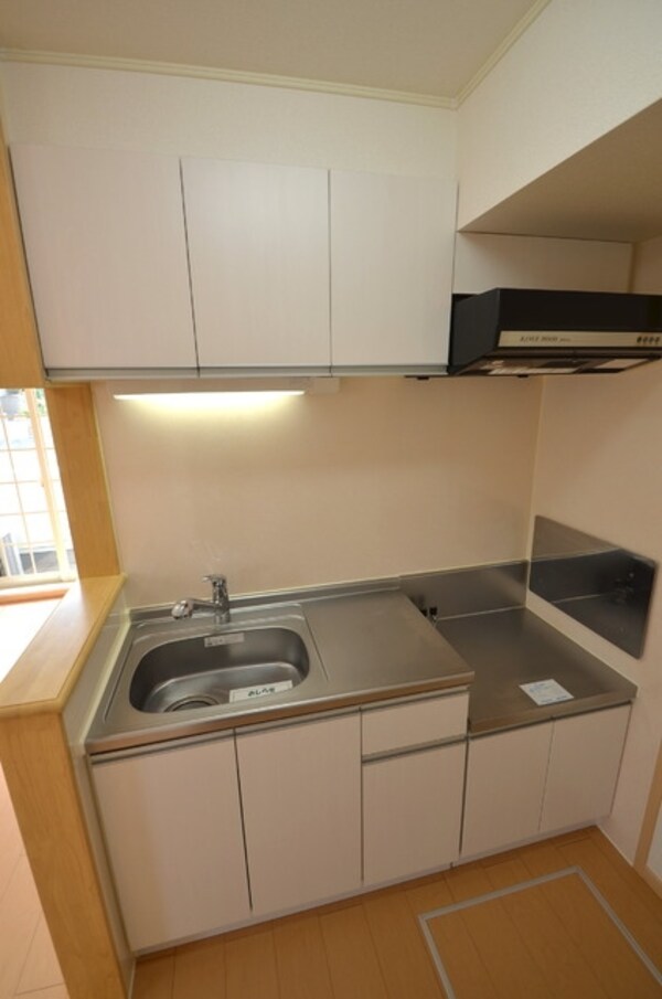 キッチン(別のお部屋の写真になります)