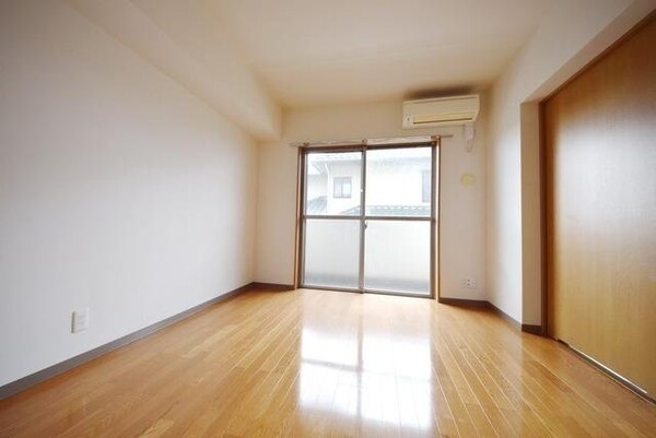 リビング・居室(開放的なリビングです♪)