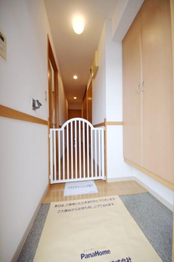 玄関(シューズボックスあります♪)