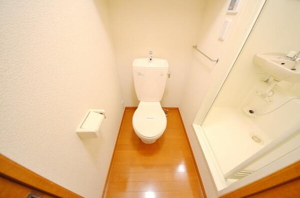 トイレ(同物件他号室イメージ☆)