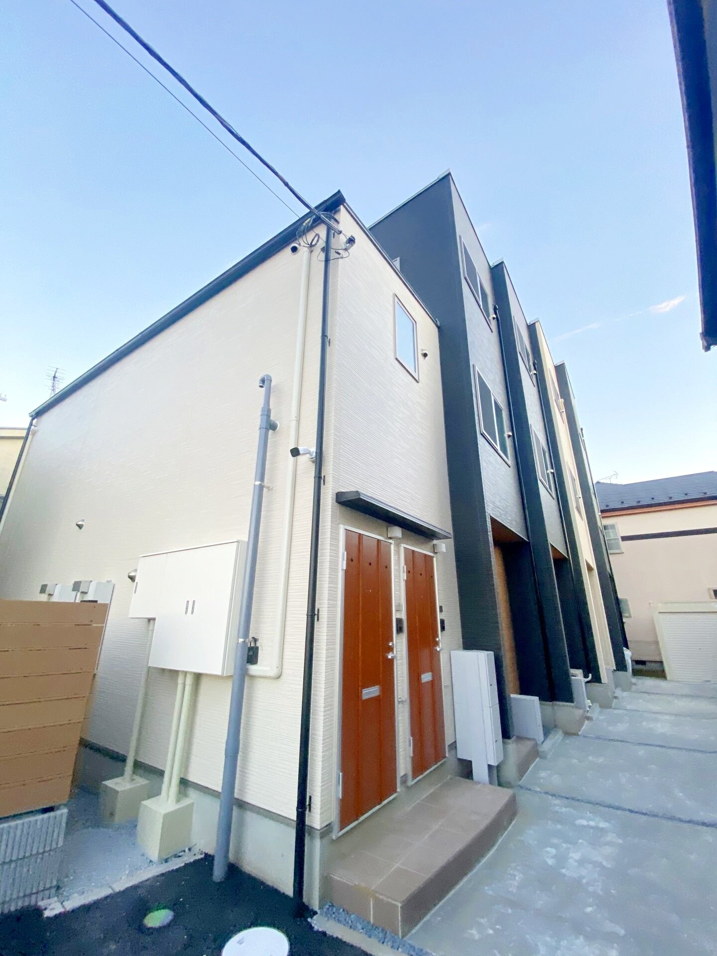 物件外観写真1　(ペット可新築！)