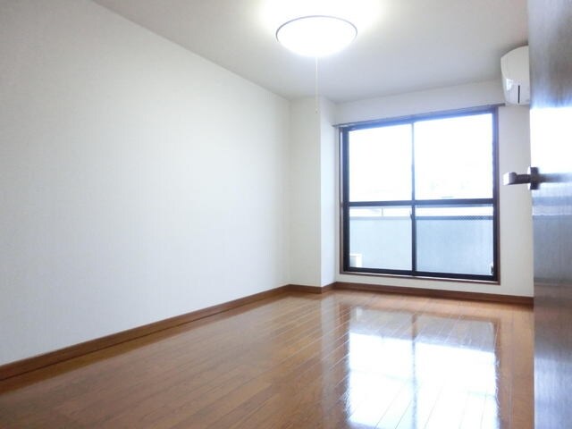 物件内観写真3　(★7.5帖洋室★)