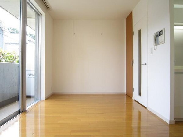 リビング・居室(☆フローリング７．７帖☆)