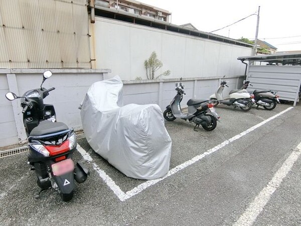 駐車場(バイク置場)