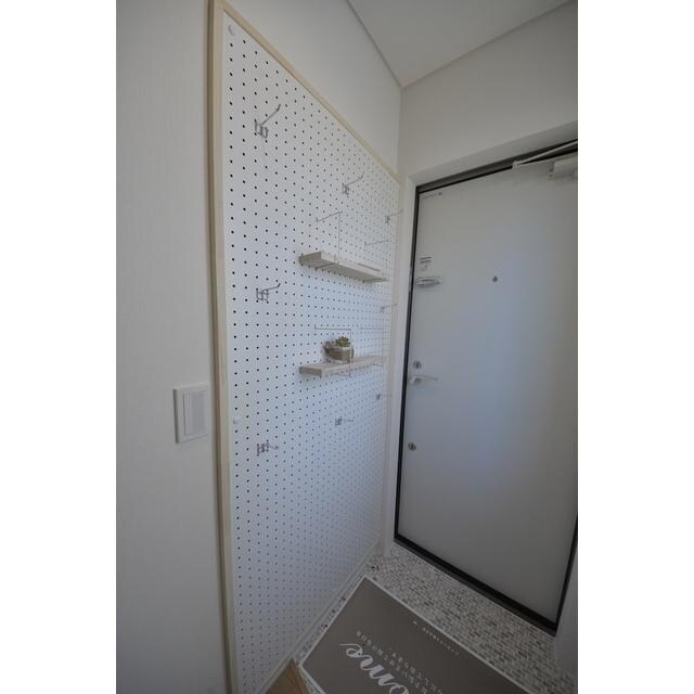 物件内観写真12　(玄関)