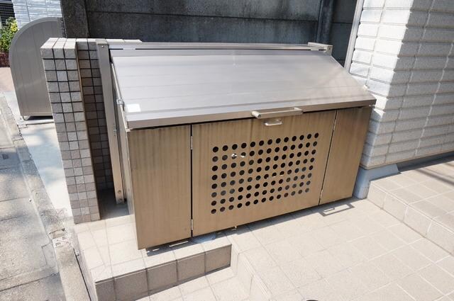 物件内観写真18　(敷地内ゴミストッカー)