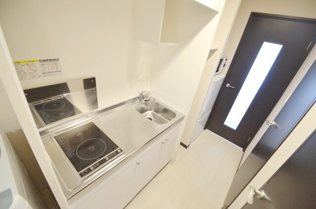 物件内観写真4　(システムキッチン)