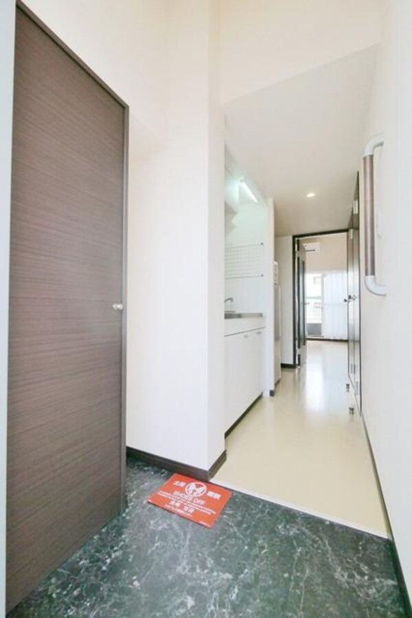 玄関(シューズボックスあります♪)