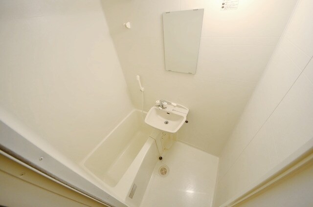 物件内観写真4　(バスルーム)