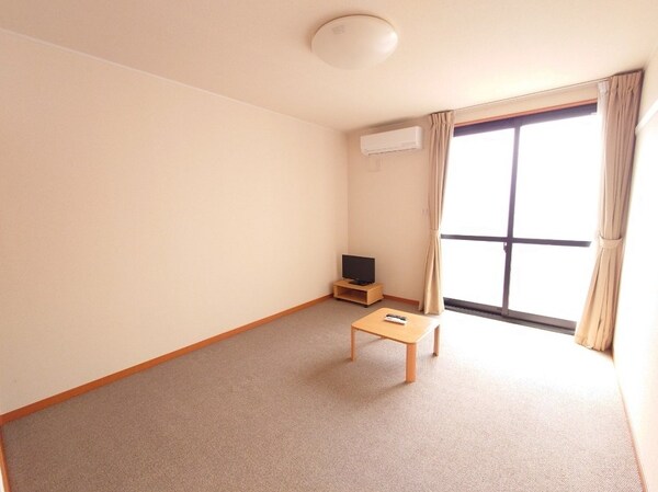 子供部屋(1Fはフローリング、2F以上は絨毯です。)