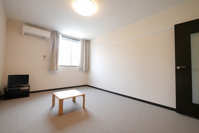 物件内観写真2　(洋室)