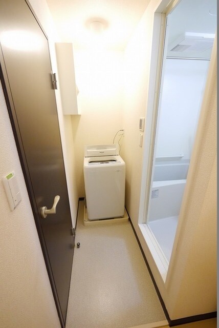 物件内観写真13　(脱衣所・家具家電付き)