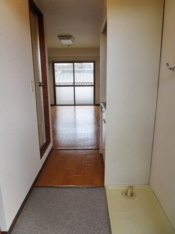 玄関(同物件他号室の写真です)