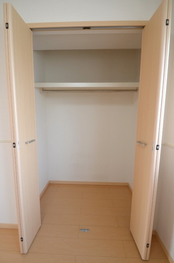 収納(別のお部屋の写真になります)