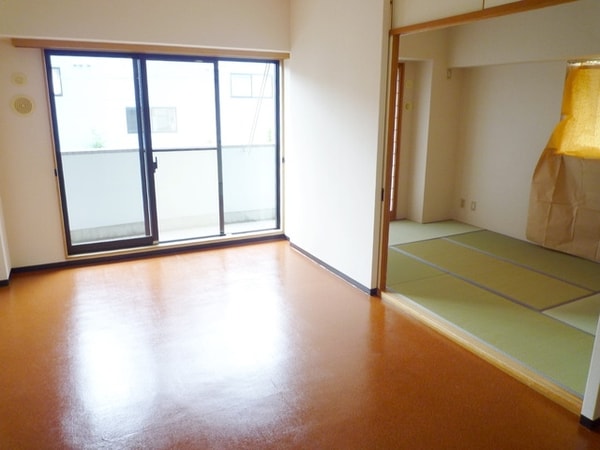 リビング・居室(画像は２０１号室です)