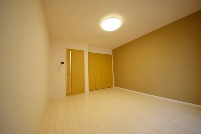 物件内観写真4　(リビング/居室)