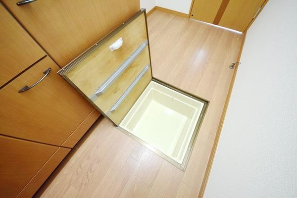 その他室内・内装(床下収納♪)