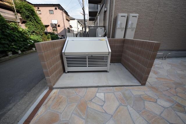 物件内観写真6　(ゴミ集積所)