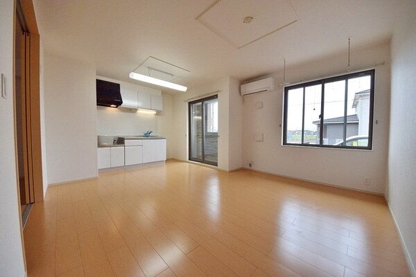 リビング・居室(開放的なリビングです♪)