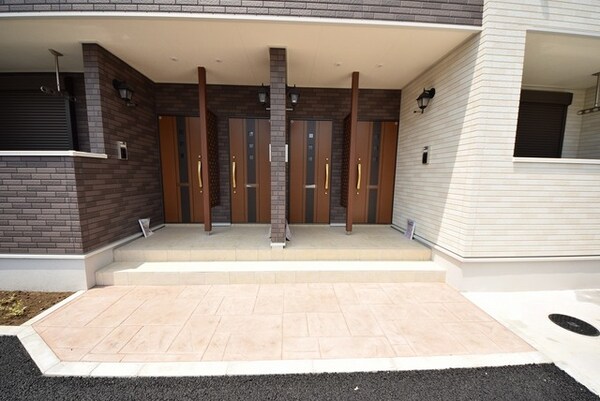 エントランス(同施工会社の同タイプの写真です♪)