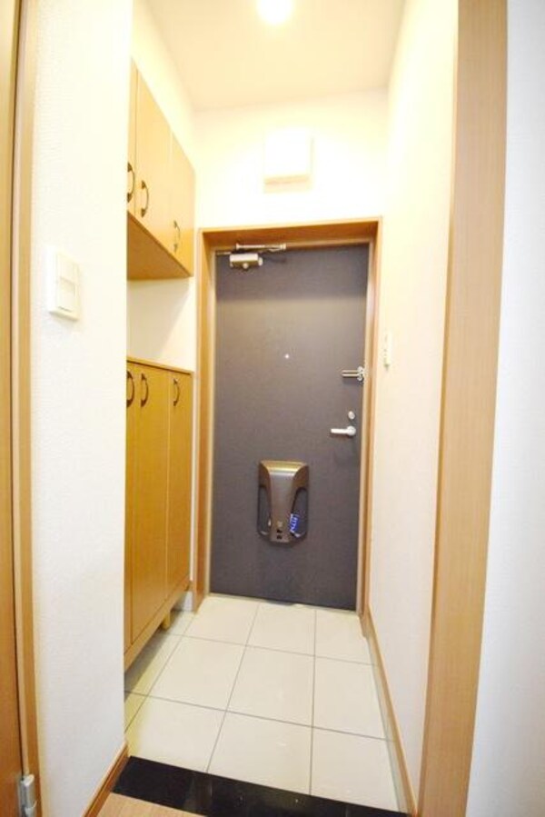 玄関(シューズボックスあります♪)