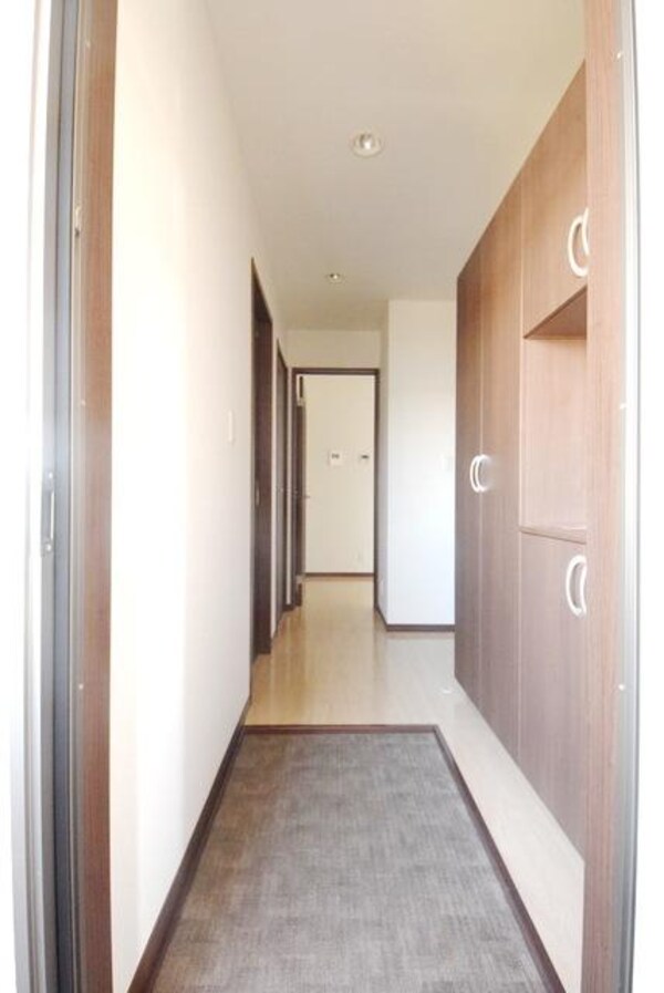 玄関(シューズボックスあります♪)