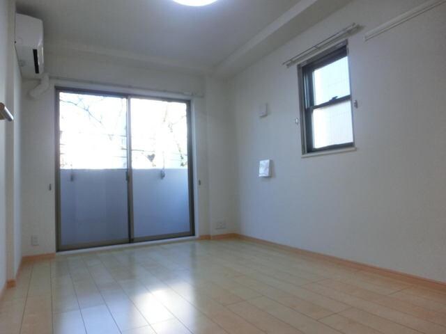 物件内観写真2　(★角部屋2面採光★)