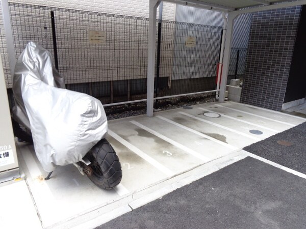 その他(バイク置場)