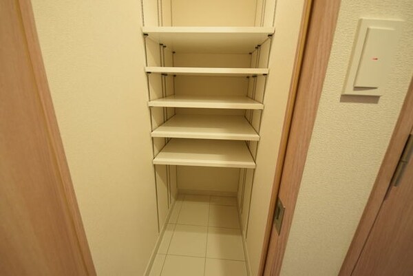 玄関(シューズボックス)