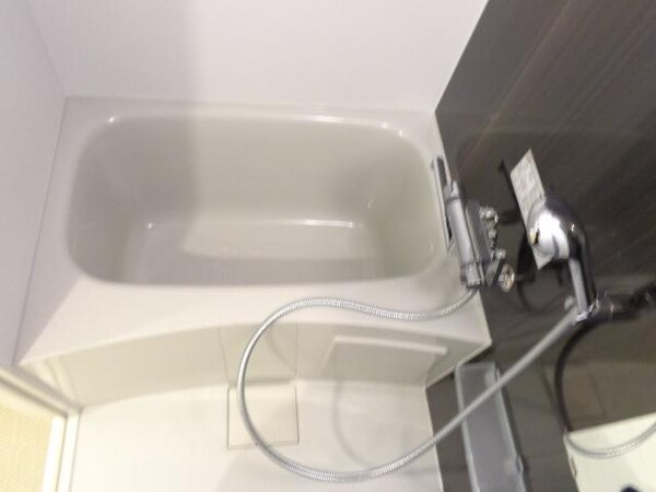 バス／シャワールーム等(浴室乾燥機有り)