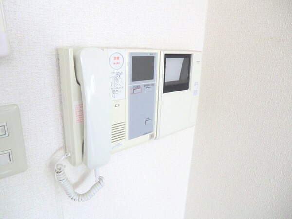 セキュリティ(TVモニター付きインターホンで安心)