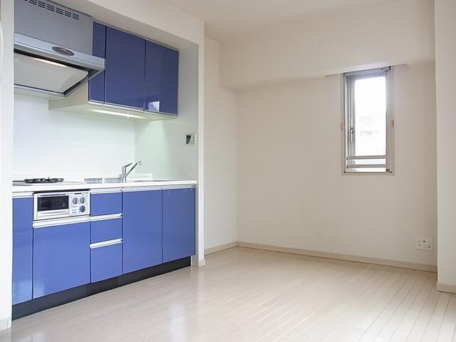 物件内観写真4　(★使いやすい２口システムキッチン★)