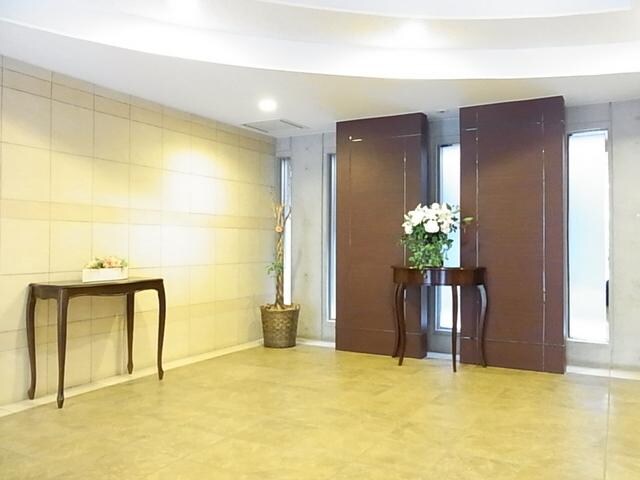 物件内観写真12　(エントランスホール)