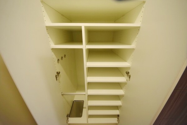 玄関(シューズボックス)