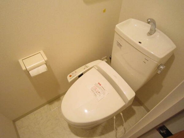 トイレ(トイレ（ウォシュレット付き）)