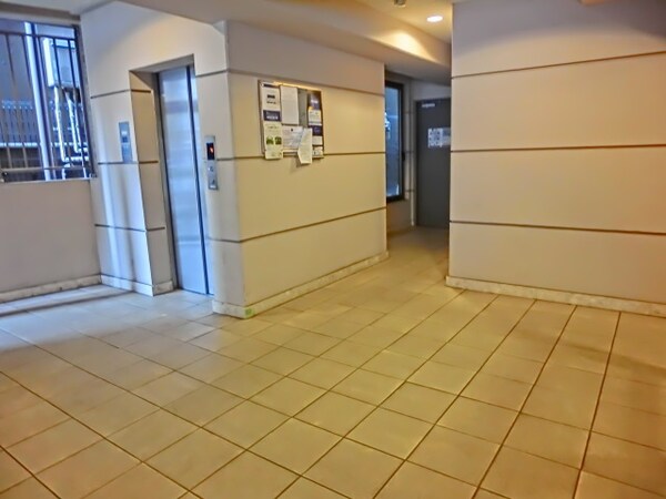 エントランス(オートロック付)