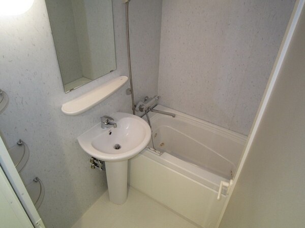 バス／シャワールーム等(浴室)