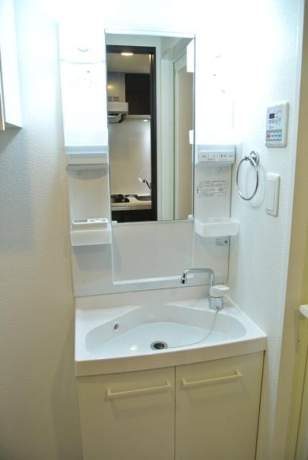 洗面(シャンプードレッサー付き洗面台)