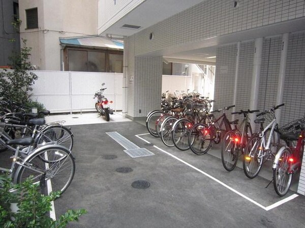 駐車場(バイク置場)