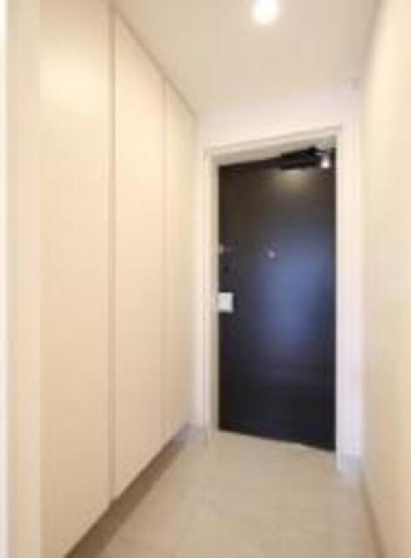 玄関(お問合せは(株)タウンハウジング赤坂店へ【03-5563-…)