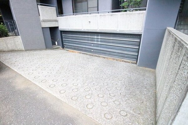 駐車場(☆屋根付きの駐車場もあります☆)