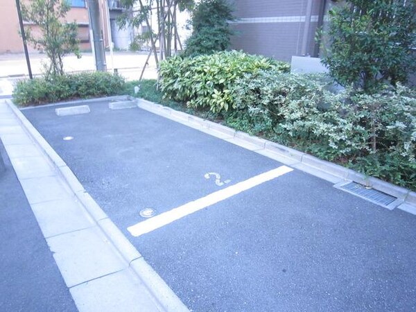庭(駐車場)
