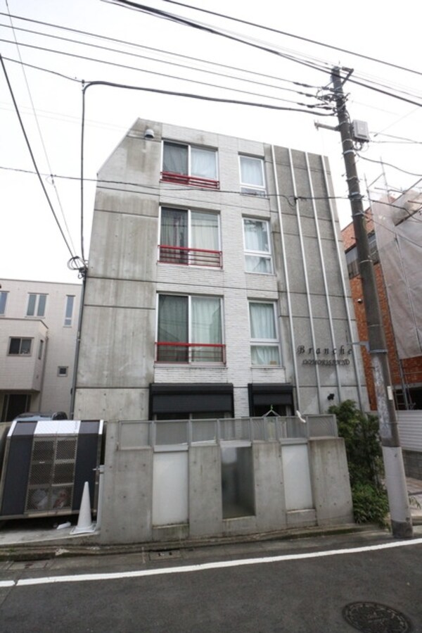 外観(★スタイリッシュな外観のマンションです★)